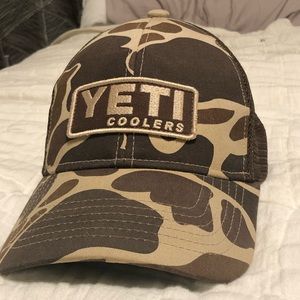 YETI hat mesh snapback
